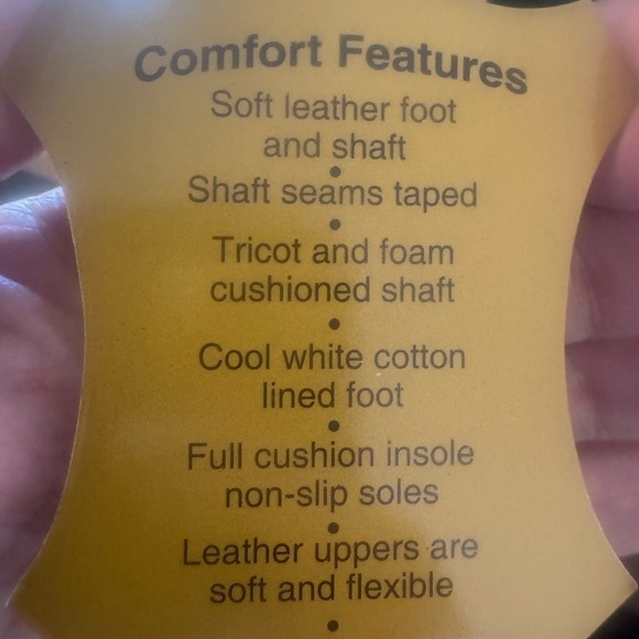 Stylish Tan Leather Western Boots - Picture 4 of 4